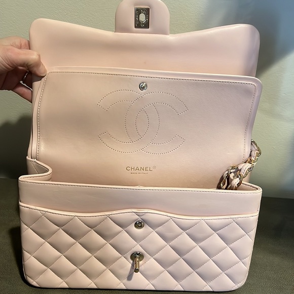 CHANEL
Lambskin Quilted Jumbo Double Flap Light Pink - Picture 11 of 16